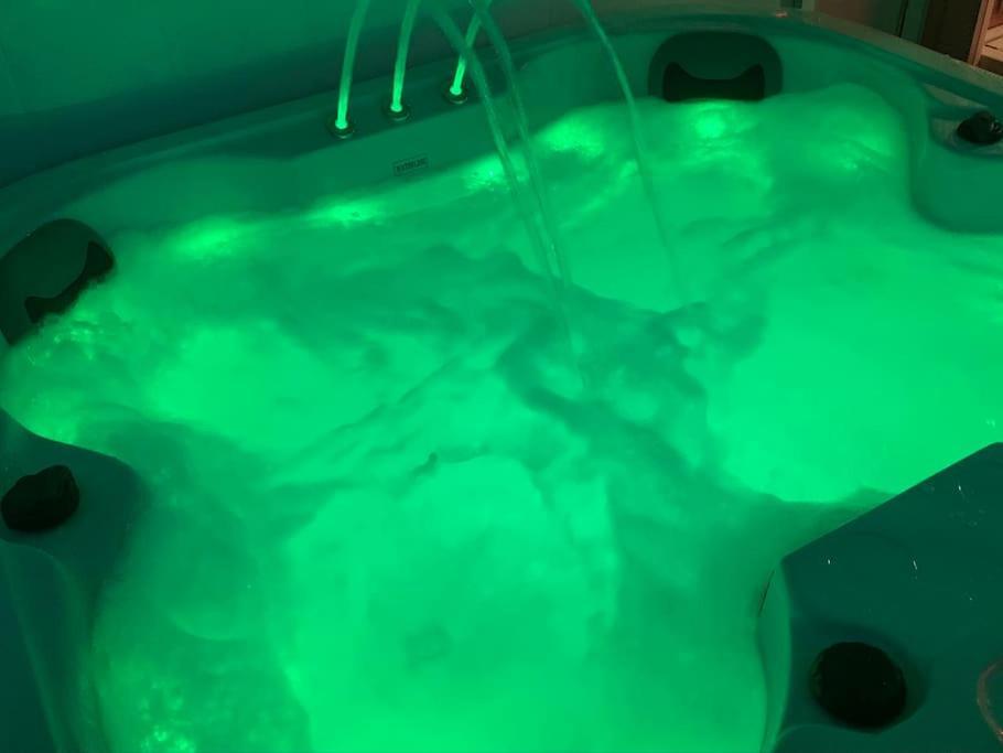 דירות Peacehaven Perfect Couple Retreat To Unwind&Relax With Hottub מראה חיצוני תמונה