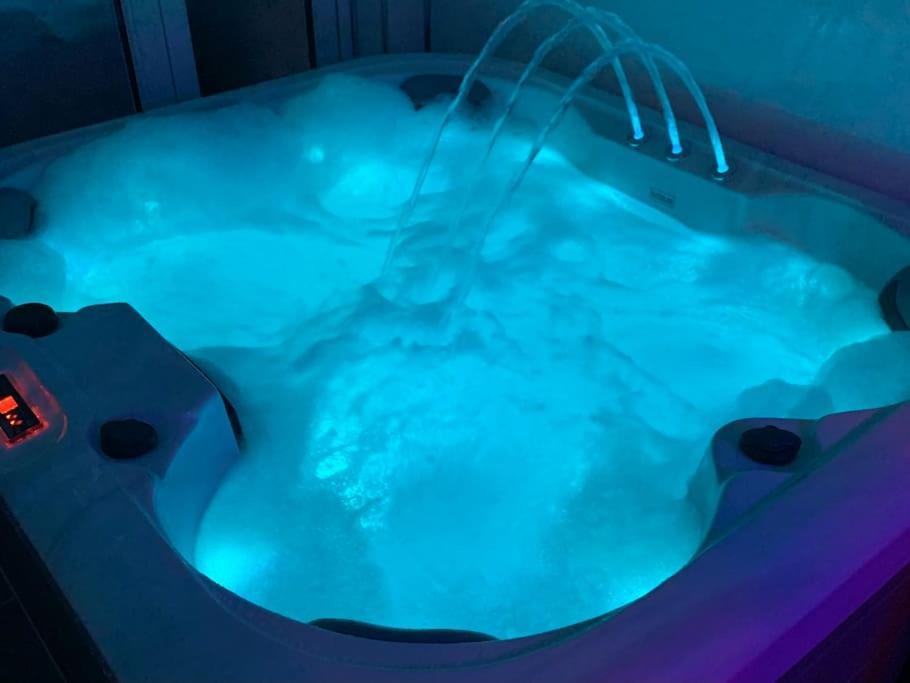דירות Peacehaven Perfect Couple Retreat To Unwind&Relax With Hottub מראה חיצוני תמונה