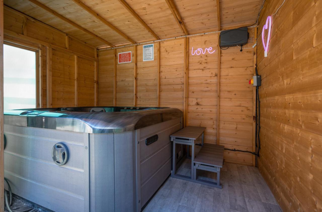 דירות Peacehaven Perfect Couple Retreat To Unwind&Relax With Hottub מראה חיצוני תמונה