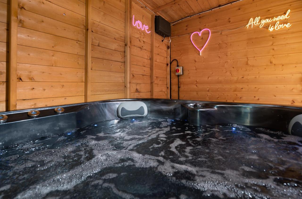 דירות Peacehaven Perfect Couple Retreat To Unwind&Relax With Hottub מראה חיצוני תמונה